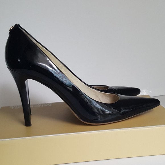Michael Kors Elisa Pumps - Picture 8 of 16